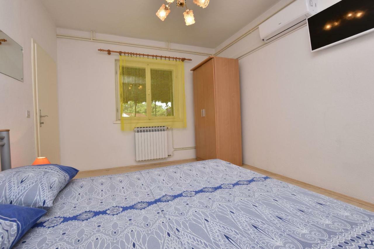 Apartment Dijo I Primosten Exterior photo