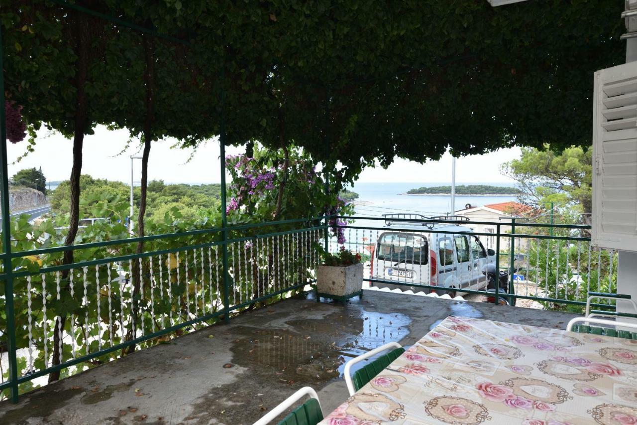 Apartment Dijo I Primosten Exterior photo